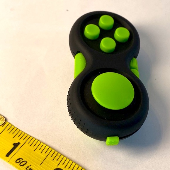 FIDGET! UNIVERSAL Gamer/Remote control Clicker! For Kids & Adults! POCKET Size🔥 - Picture 4 of 4